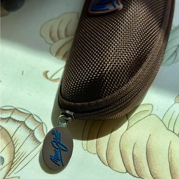 Maui Jim Brown Reinforced Zipper Sunglasses Case with Durable Design - Picture 3 of 10